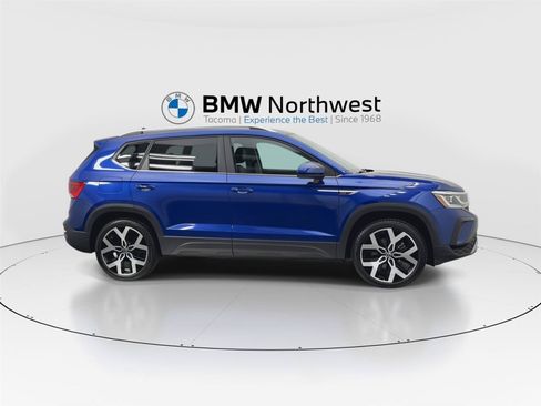 Used 2023 Volkswagen Taos SEL AWD/4WD image 5