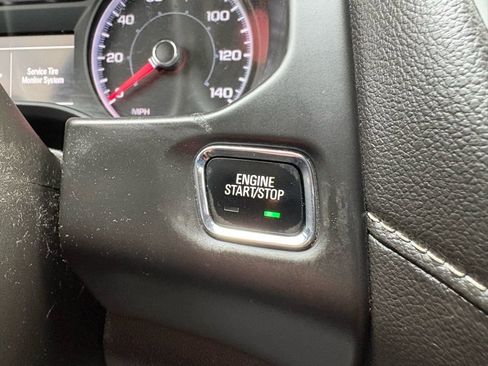 Used 2018 GMC Acadia SLE image 33