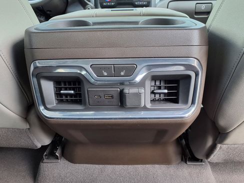Used 2021 GMC Sierra 1500 SLT w/ SLT Convenience Package AWD/4WD image 16