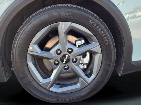 Certified 2025 Kia K4 image 30