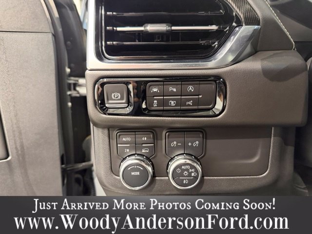 Used 2025 GMC Yukon Elevation w/ LPO, Elevation Black Package AWD/4WD image 20