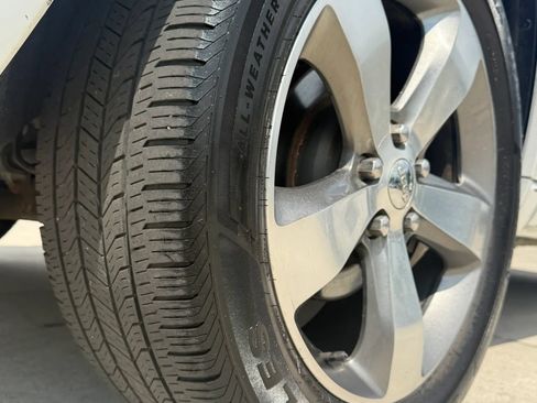 Used 2014 Jeep Grand Cherokee Overland AWD/4WD image 8