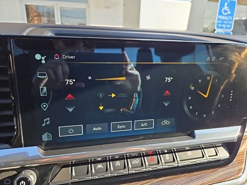 Used 2025 Chevrolet Silverado 1500 LT w/ Leather Package image 32