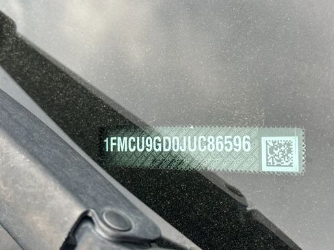 Used 2018 Ford Escape SE w/ SE Sync 3 Package image 33