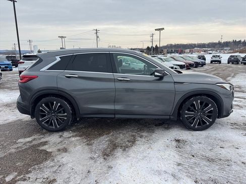 Used 2021 INFINITI QX50 Luxe w/ Appearance Package image 2