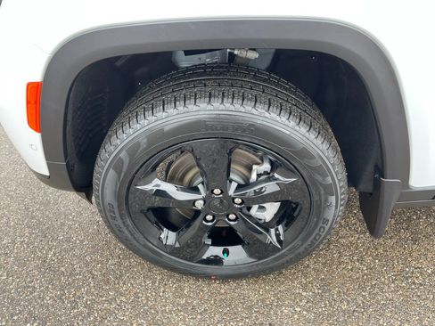 New 2025 Jeep Grand Cherokee L Limited w/ Luxury Tech Group II image 33