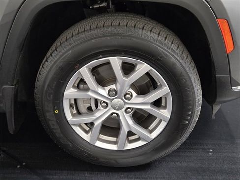 Used 2022 Jeep Grand Cherokee L Limited image 9