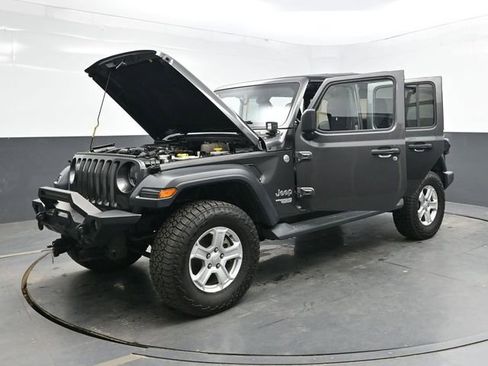 Used 2018 Jeep Wrangler Unlimited Sport S image 39