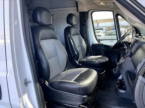 Used 2023 RAM ProMaster 2500 w/ Convenience Group image 9