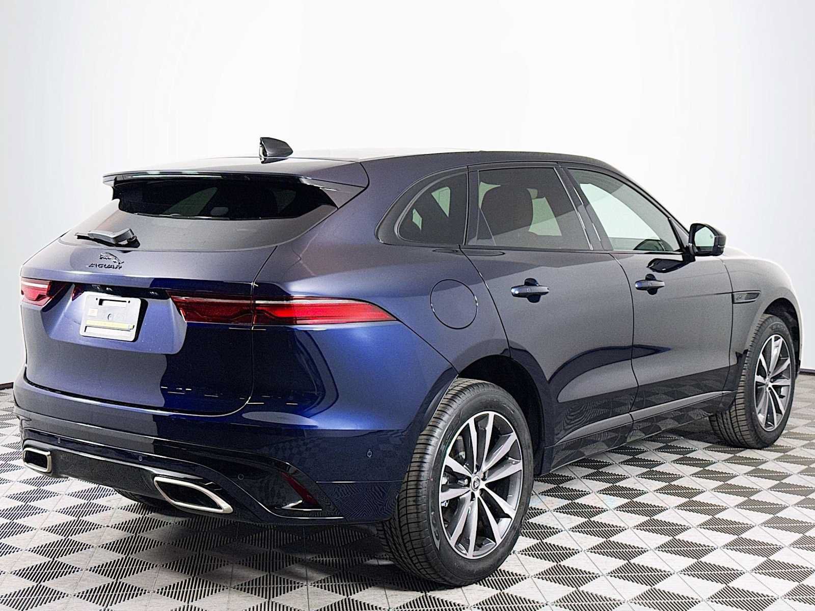 New 2025 Jaguar F-PACE R-Dynamic S AWD/4WD image 5