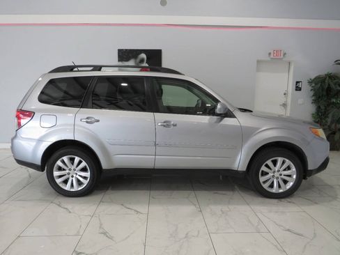 Used 2012 Subaru Forester 2.5X Premium AWD/4WD image 3