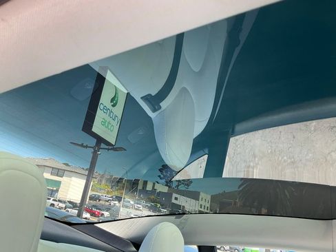 Used 2023 Tesla Model 3 Performance image 51