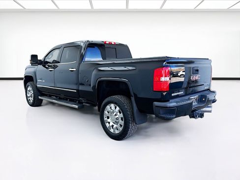 Used 2019 GMC Sierra 2500 Denali w/ Duramax Plus Package image 6