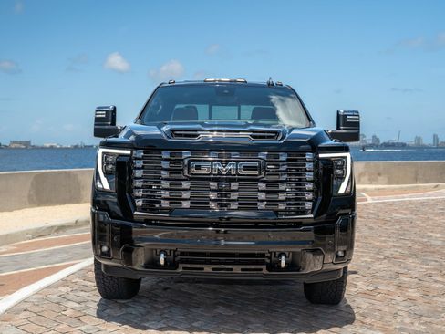 Used 2026 GMC Sierra 2500 Denali Ultimate AWD/4WD image 3