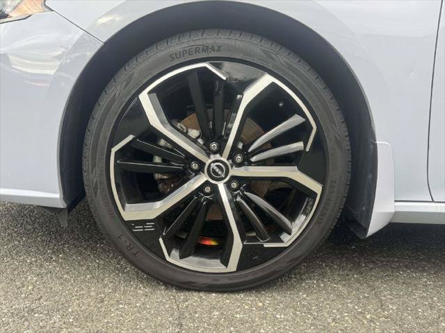 Used 2024 Nissan Altima 2.5 SR FWD image 9