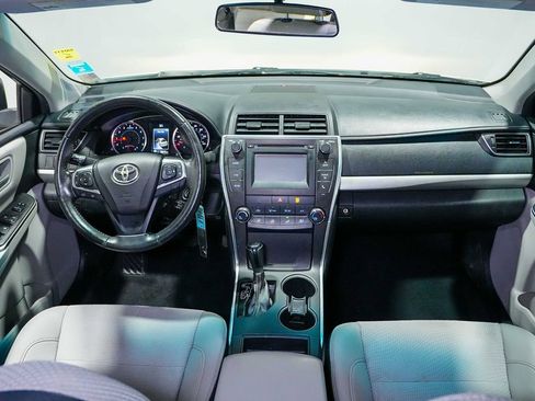 Used 2017 Toyota Camry SE FWD image 19