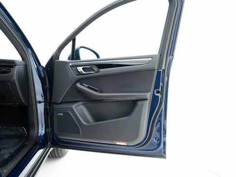 Used 2024 Porsche Macan w/ Premium Plus Package image 64