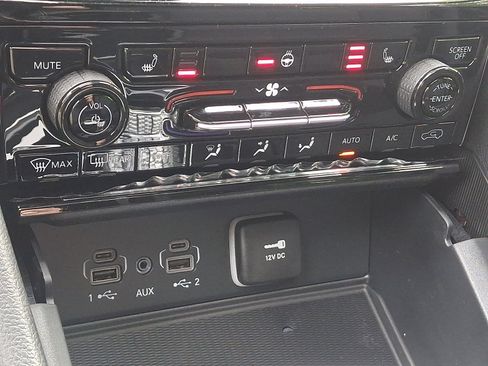 New 2025 Jeep Grand Cherokee L Laredo w/ Luxury Tech Group I image 11