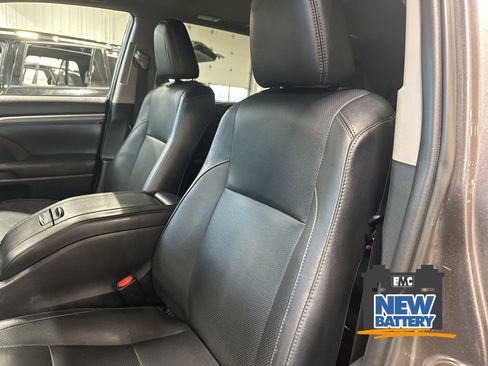 Used 2019 Toyota Highlander Limited w/ Protection Package #3 AWD/4WD image 14