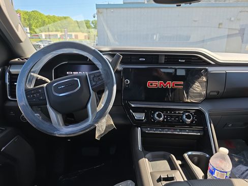 New 2026 GMC Sierra 3500 Denali w/ Denali Reserve Package AWD/4WD image 15