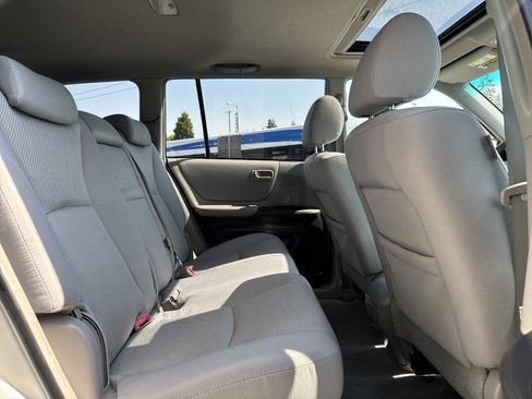 Used 2007 Toyota Highlander 4WD V6 w/ 3rd Row image 19