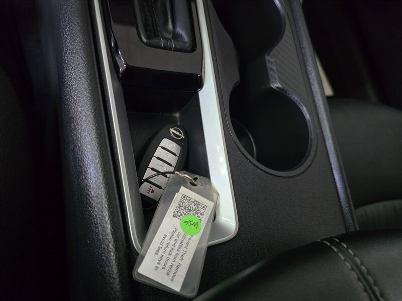 Used 2025 Nissan Altima 2.5 SV FWD image 21