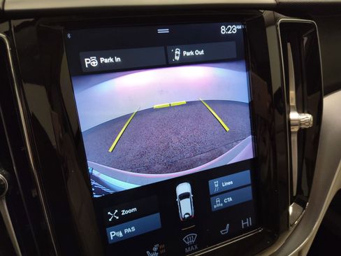 Used 2018 Volvo XC60 T5 Momentum w/ Vision Package image 24