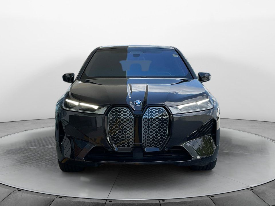 Used 2024 BMW iX xDrive50 w/ Premium Package AWD/4WD image 2