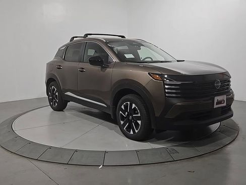 New 2026 Nissan Kicks SV w/ SV Premium Package AWD/4WD image 7