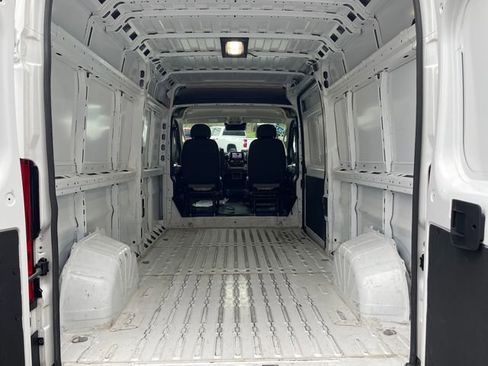 Used 2025 RAM ProMaster 2500 w/ Convenience Group FWD image 11