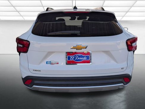 Certified 2025 Chevrolet Trax LT FWD image 5