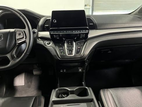 Used 2025 Honda Odyssey Sport-L image 18