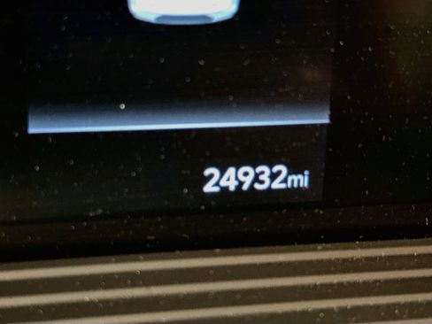 Used 2025 Hyundai Venue SEL FWD image 19