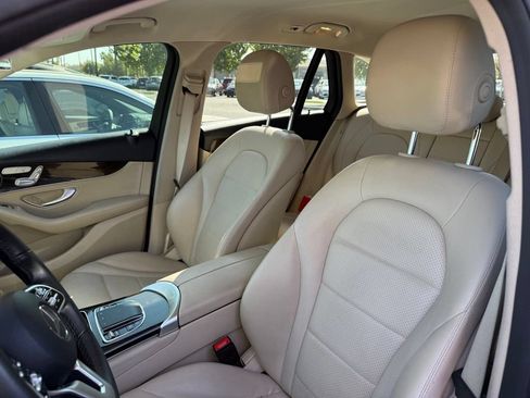 Used 2020 Mercedes-Benz GLC 300 image 3