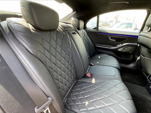 Used 2025 Mercedes-Benz S 580 4MATIC Sedan image 19