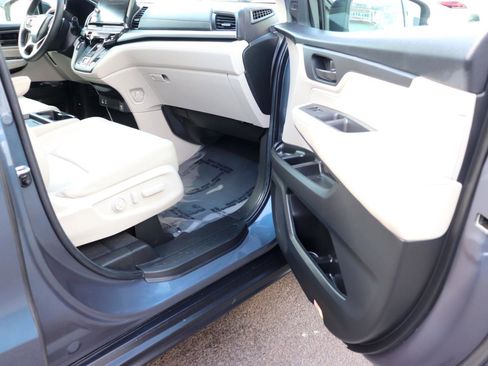 Used 2025 Honda Odyssey EX-L image 17