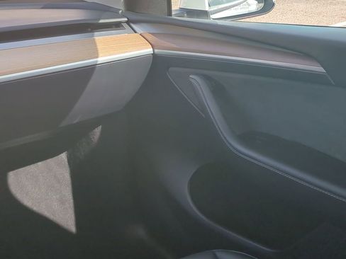 Used 2024 Tesla Model Y Long Range AWD/4WD image 20