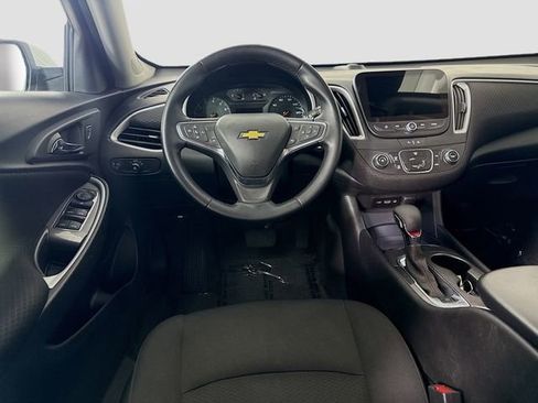 Used 2025 Chevrolet Malibu RS FWD image 21