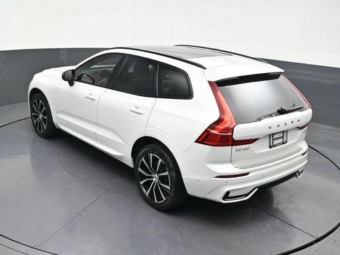 Used 2024 Volvo XC60 B5 Plus w/ Protection Package Premier AWD/4WD image 22