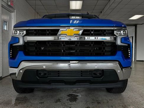 Used 2025 Chevrolet Silverado 1500 LT AWD/4WD image 4