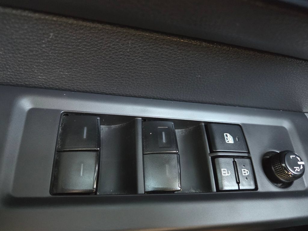 Used 2022 Toyota Tundra SR5 w/ SR5 Premium Package RWD image 19