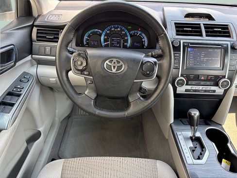 Used 2012 Toyota Camry XLE FWD image 26