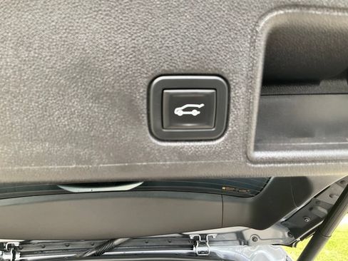 Used 2021 GMC Terrain SLE w/ Driver Convenience Package FWD image 39