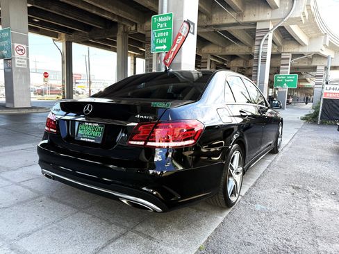 Used 2015 Mercedes-Benz E 400 4MATIC Sedan image 4