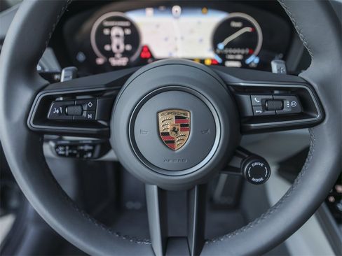 Certified 2025 Porsche 911 Carrera image 17