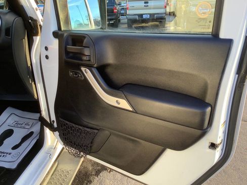 Used 2013 Jeep Wrangler Sahara w/ Connectivity Group image 28