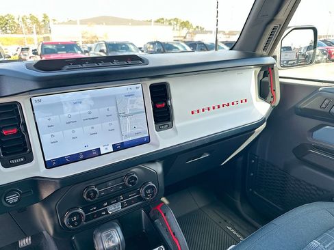 Used 2024 Ford Bronco Heritage Edition image 19