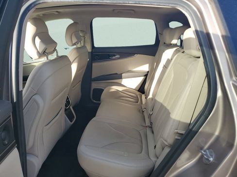 Used 2019 Lincoln Nautilus Reserve w/ Driver Assistance Package FWD image 13