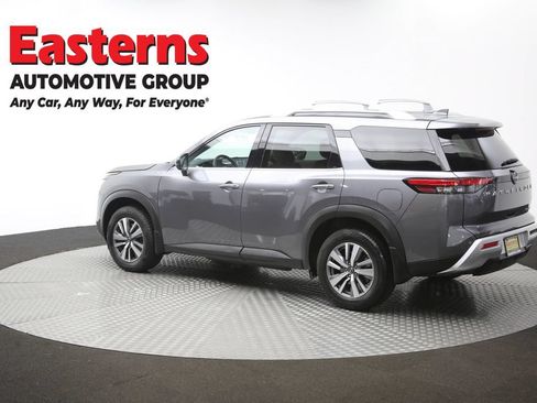 Used 2023 Nissan Pathfinder SL AWD/4WD image 63