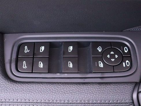 New 2024 Porsche Cayenne image 25